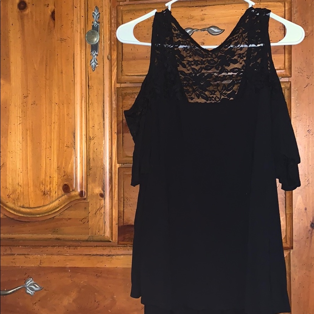 Ambiance black shirt with a lace back - Picture 2 of 3